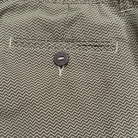 Patagonia Men's Olive Green and Beige Flat Front Shorts - Picture 8 of 9
